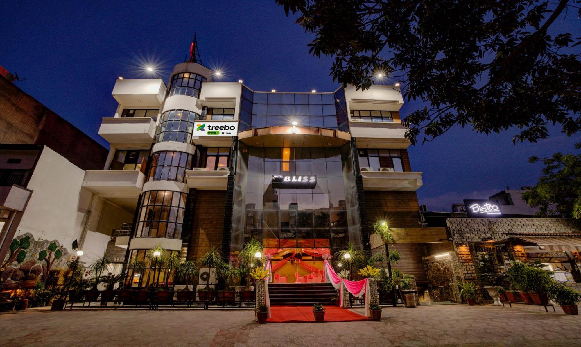 Hotel Treebo Bliss à Jaipur Extérieur photo
